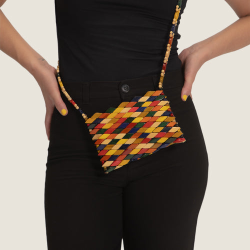 DENGO pequeño – Bolso artesanal de madera multicolor